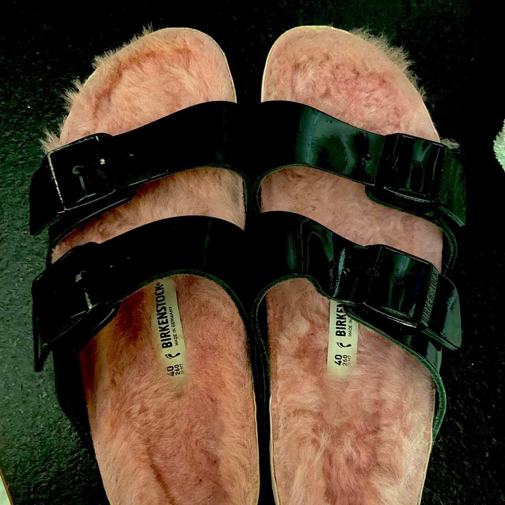 Birkenstock Barney’s limited edition Arizona pink fur / blk patent